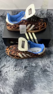 Zapatilla Adidas