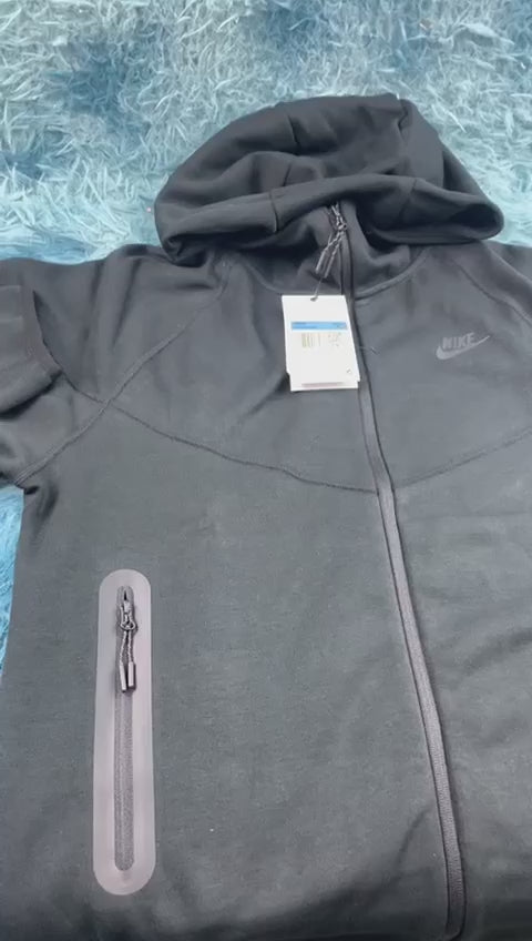 Sudadera Nike Tech
