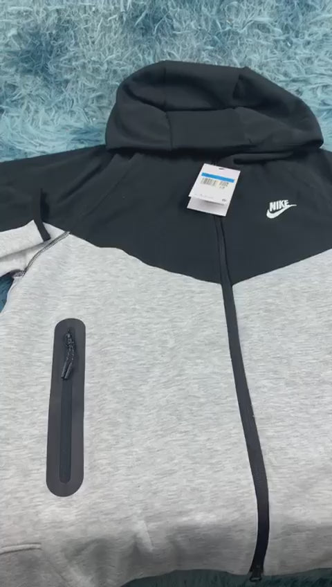 Sudadera Nike Tech